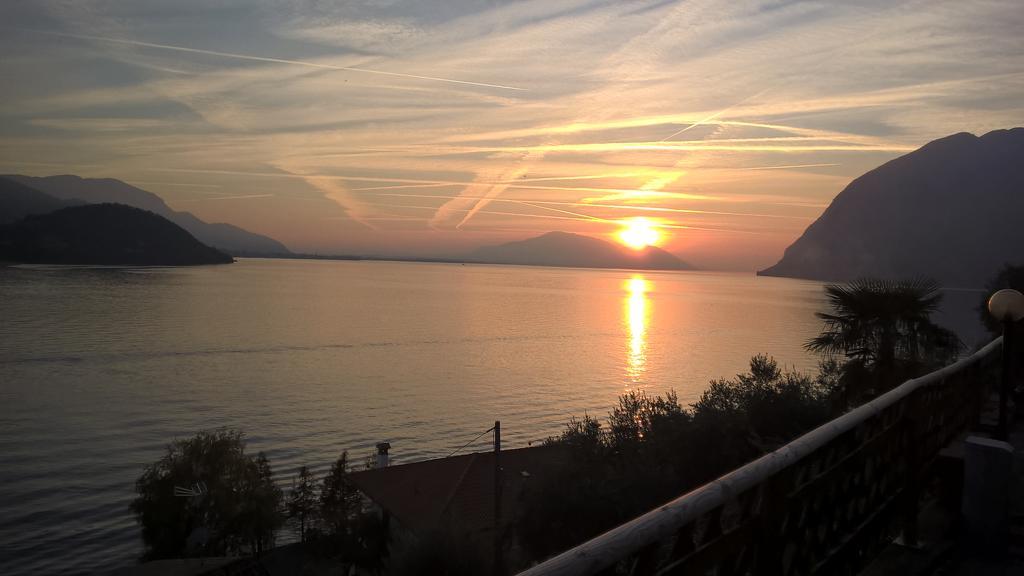 Residenza Borgo Antico Apartment Monte Isola Bagian luar foto