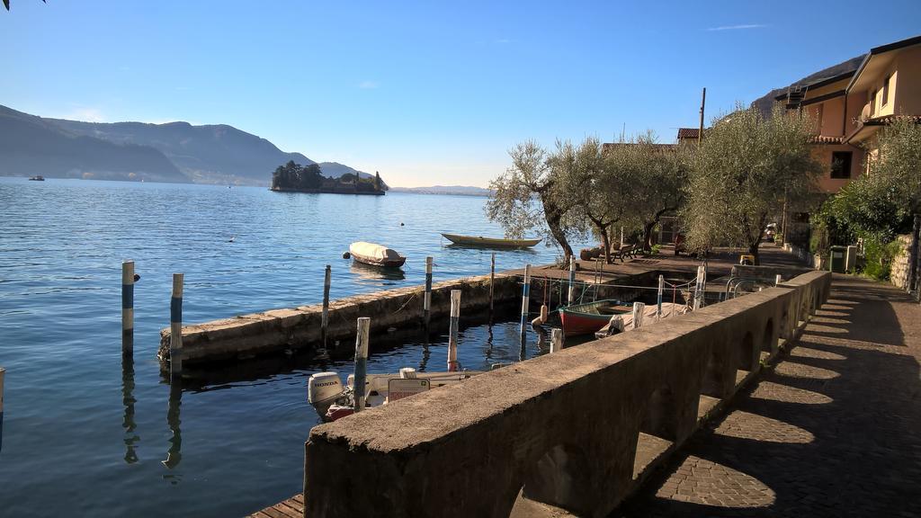 Residenza Borgo Antico Apartment Monte Isola Bagian luar foto