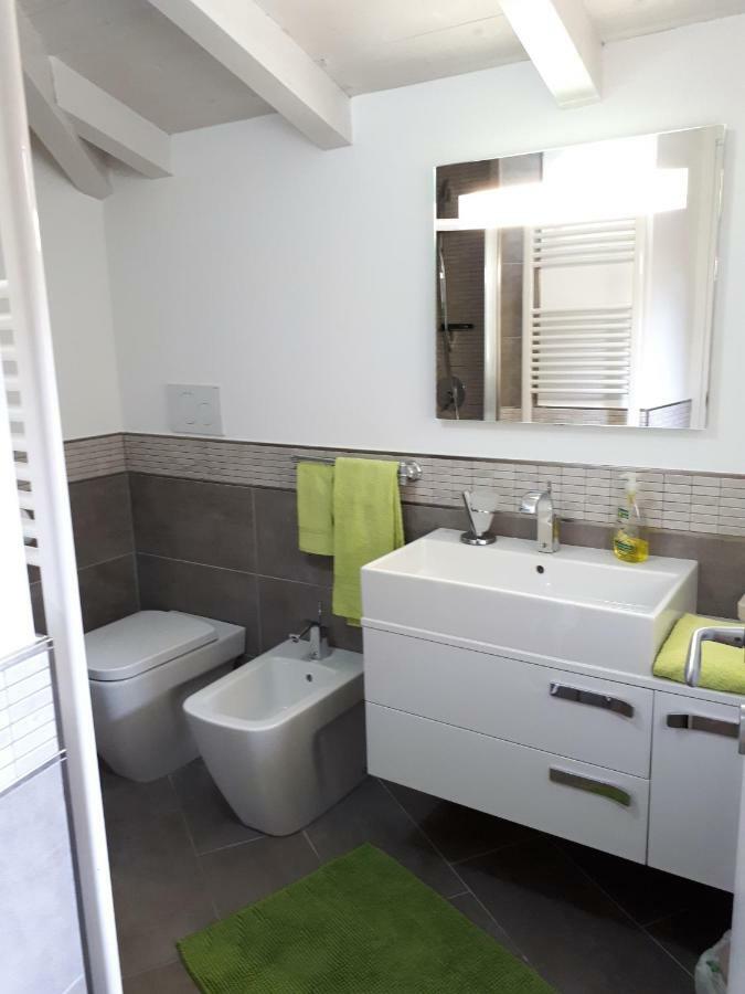 Residenza Borgo Antico Apartment Monte Isola Bagian luar foto